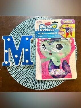 Zuru Bunch O Bubbles Glove-A-Bubbles - Gabby’s Dollhouse